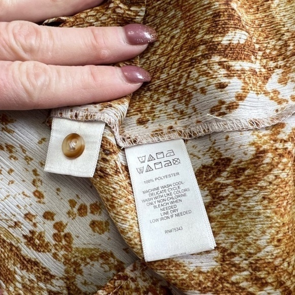 Rachel Zoe Button Down Snake Skin Pattern Top - Picture 10 of 12